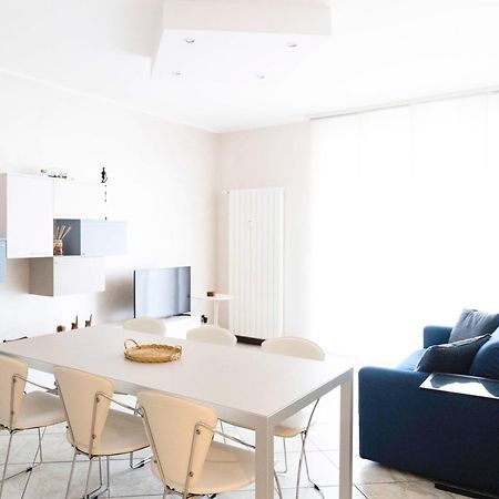 Blue Lake Arona - Cozy Apartment In City Center Dış mekan fotoğraf